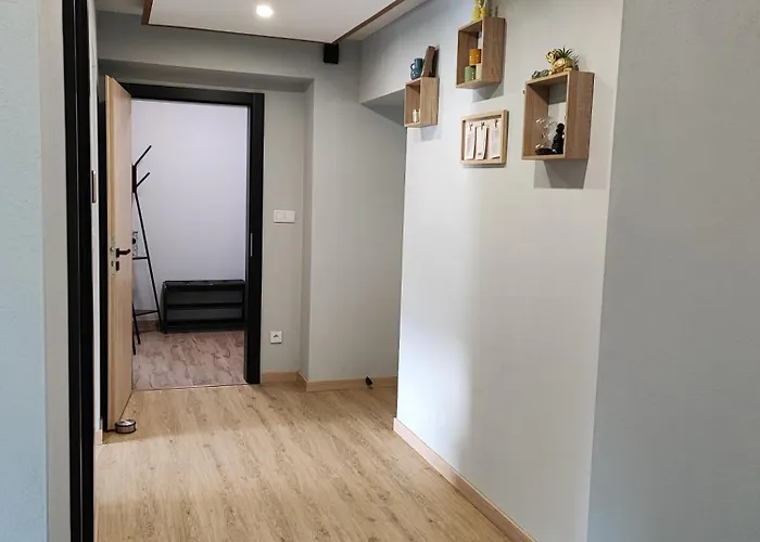 Pod Groniem Nyaraló *